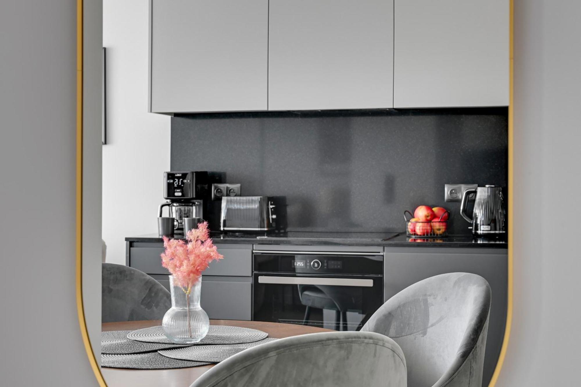 Scala 60K City Center Apartments With Parking By Lion Apartments Гданьск Экстерьер фото